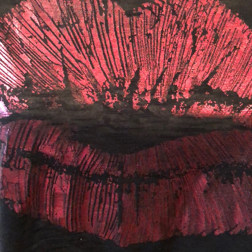 Love rocks high low kiss crop top - Picture 2 of 6